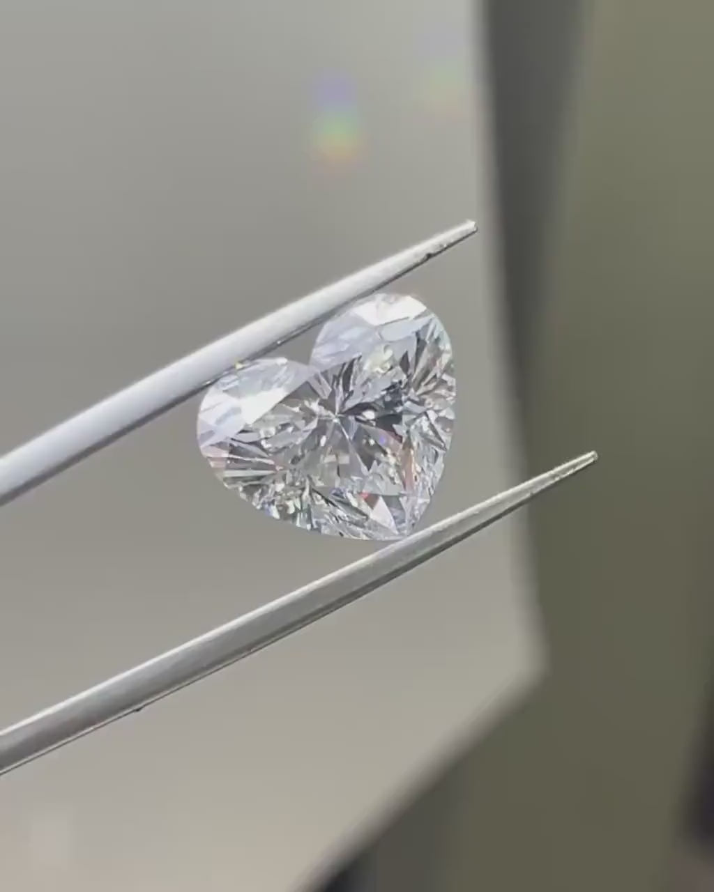 1 Carat Heart Cut F VS1 - IGI Certified